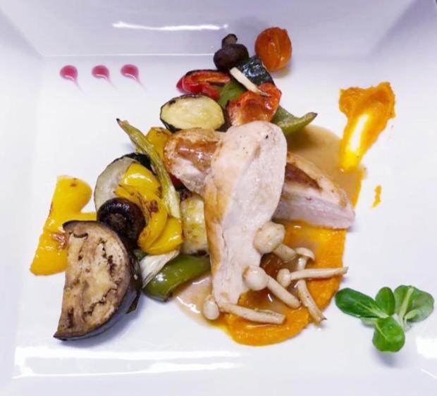 Barock Restaurant & Pension ตอปอลชานี ภายนอก รูปภาพ